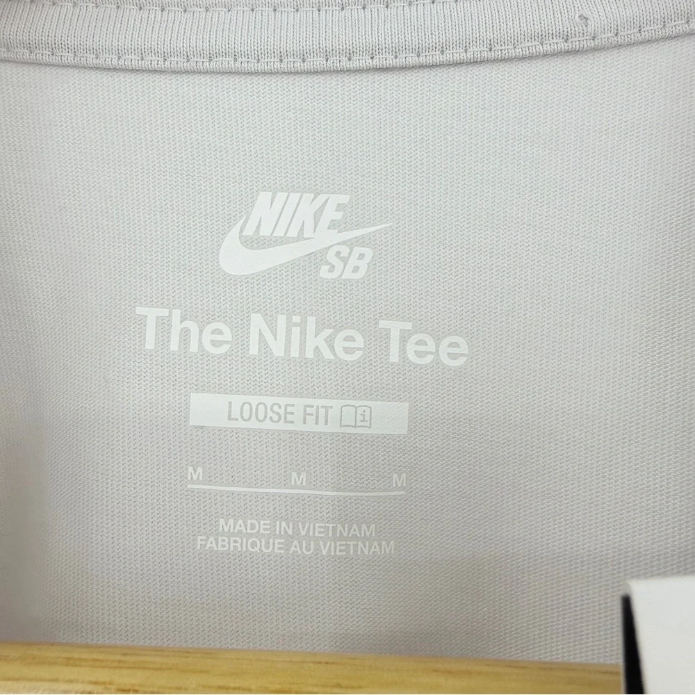 Nike SB Force Skate White and Teal Short Sleeve Loose Fit Streetwear Tee‎ Medium